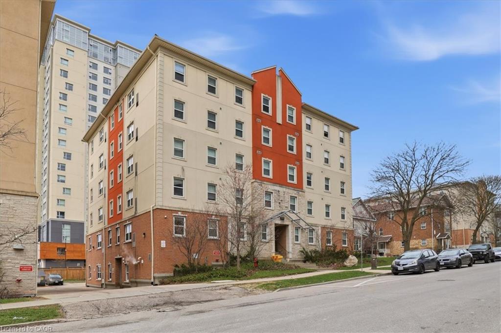 401-253 Lester Street Property Photo 1