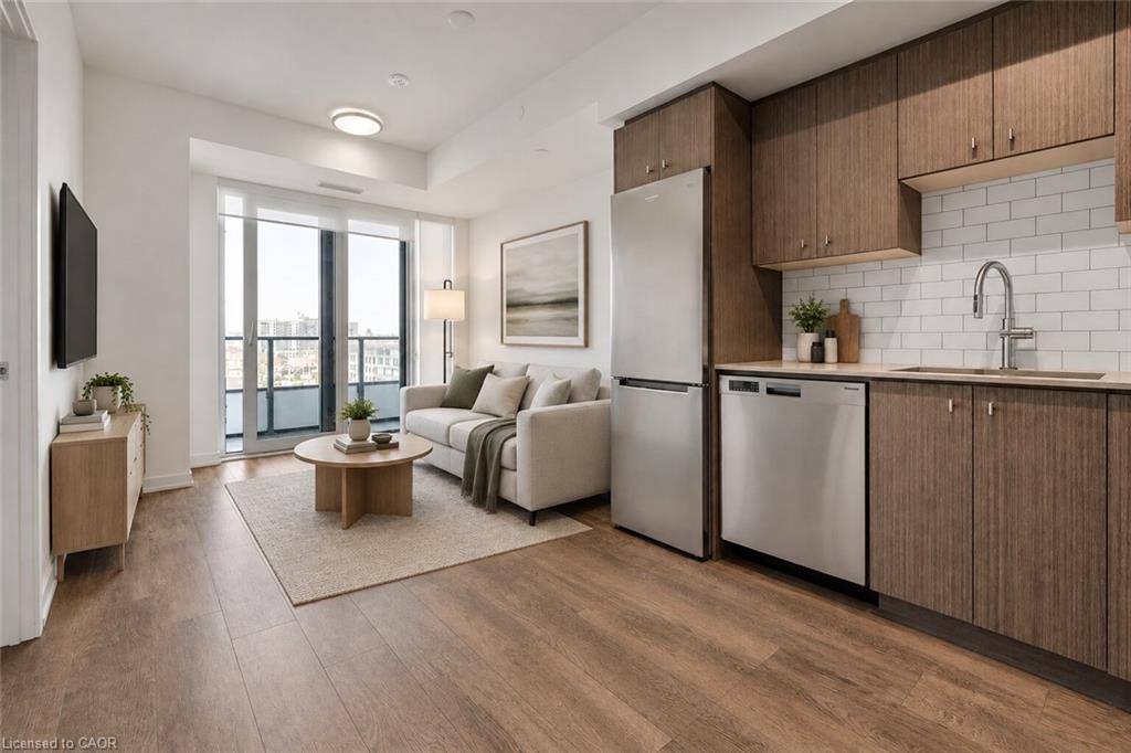 807-5 Wellington Street Property Photo 1