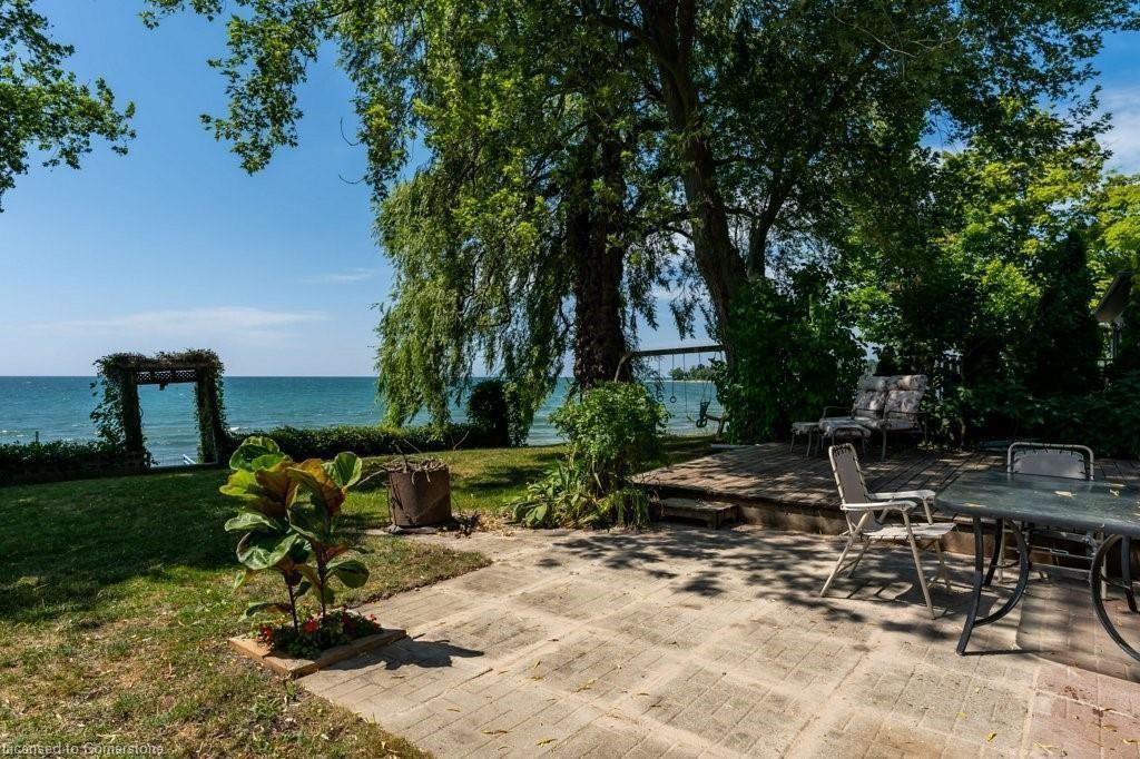 2592 Lakeshore Road Property Photo 8