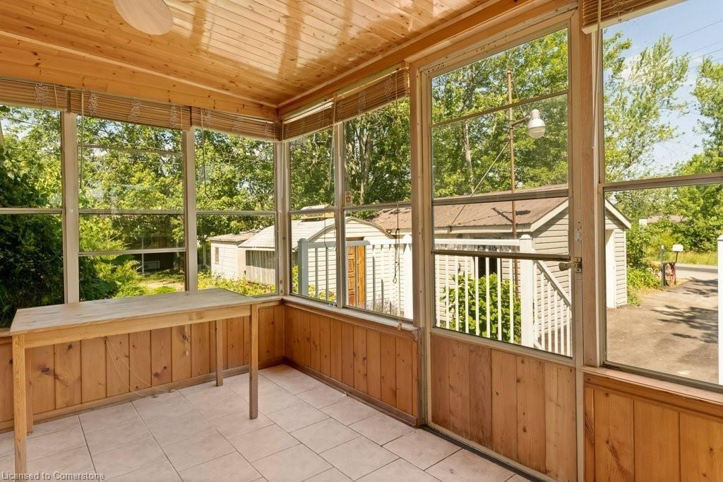 2592 Lakeshore Road Property Photo 12