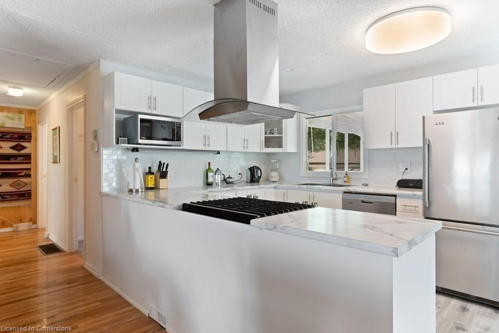 2592 Lakeshore Road Property Photo 13
