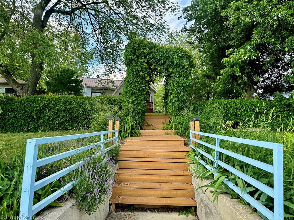 2592 Lakeshore Road Property Photo 37