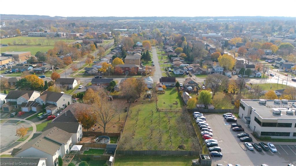 4977 John Street Property Photo 10