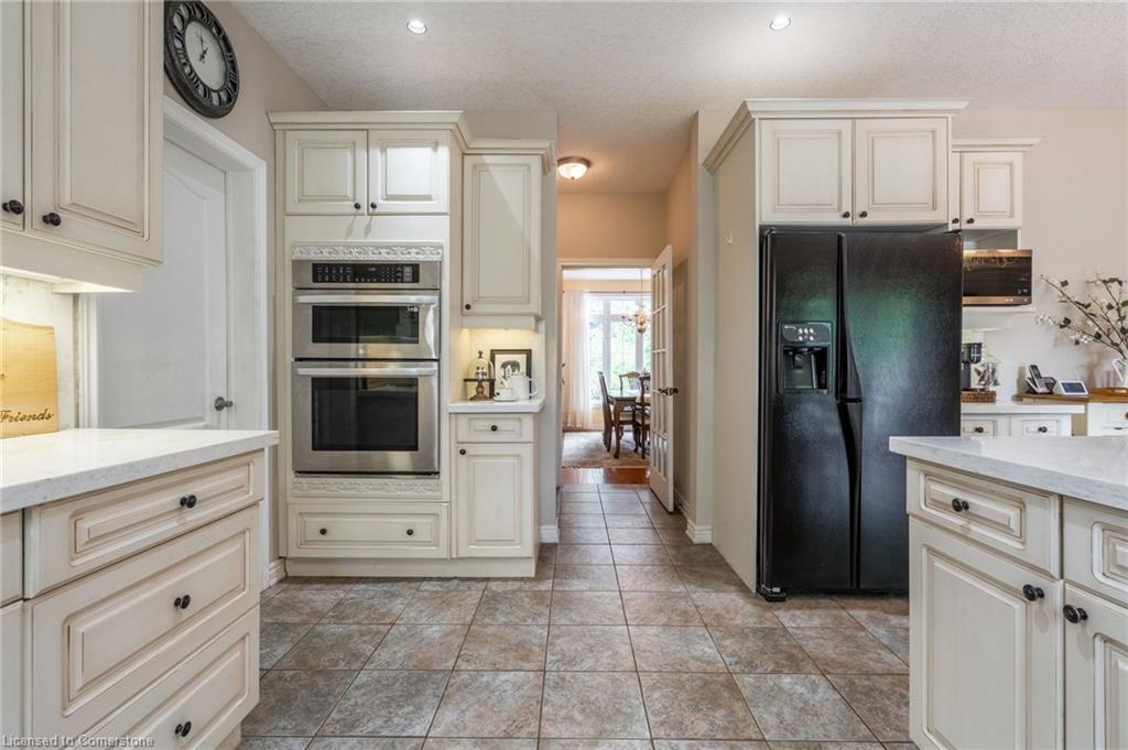 718 Rymal Road E Property Photo 14