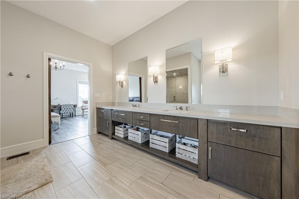 4 Middleport Road Property Photo 16