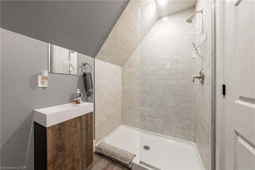 4 Middleport Road Property Photo 39