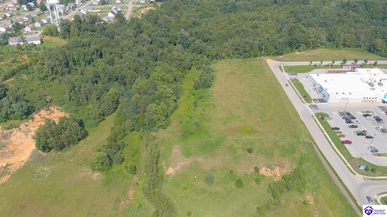 115 Gateway Crossings Boulevard Property Photo 18