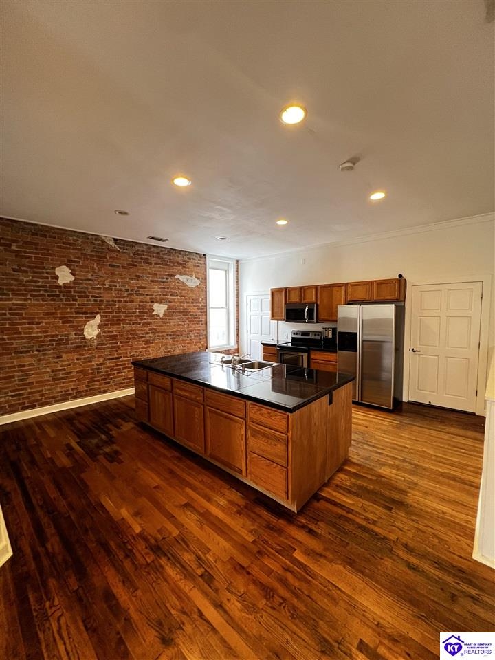130 E Main Street Property Photo 24