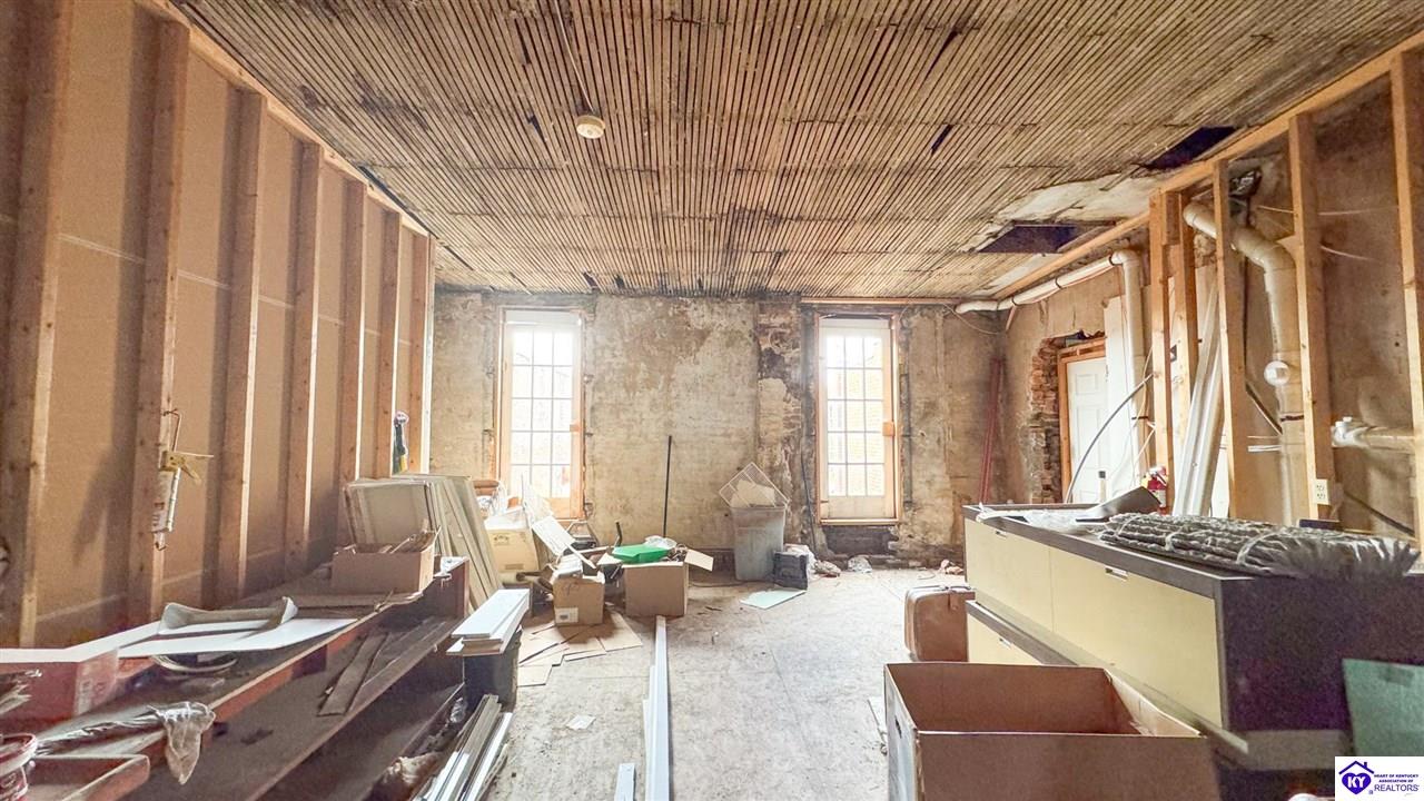 117 E Main Street Property Photo 16