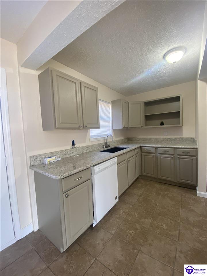1433 Crestview Drive Property Photo 8