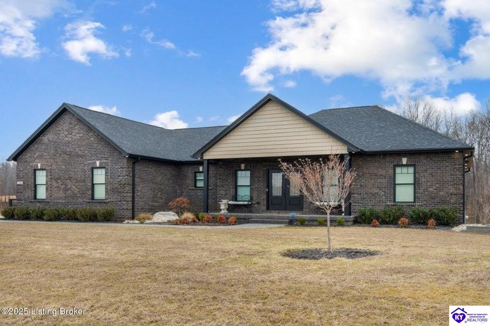 190 Foxwood Court Property Photo 1