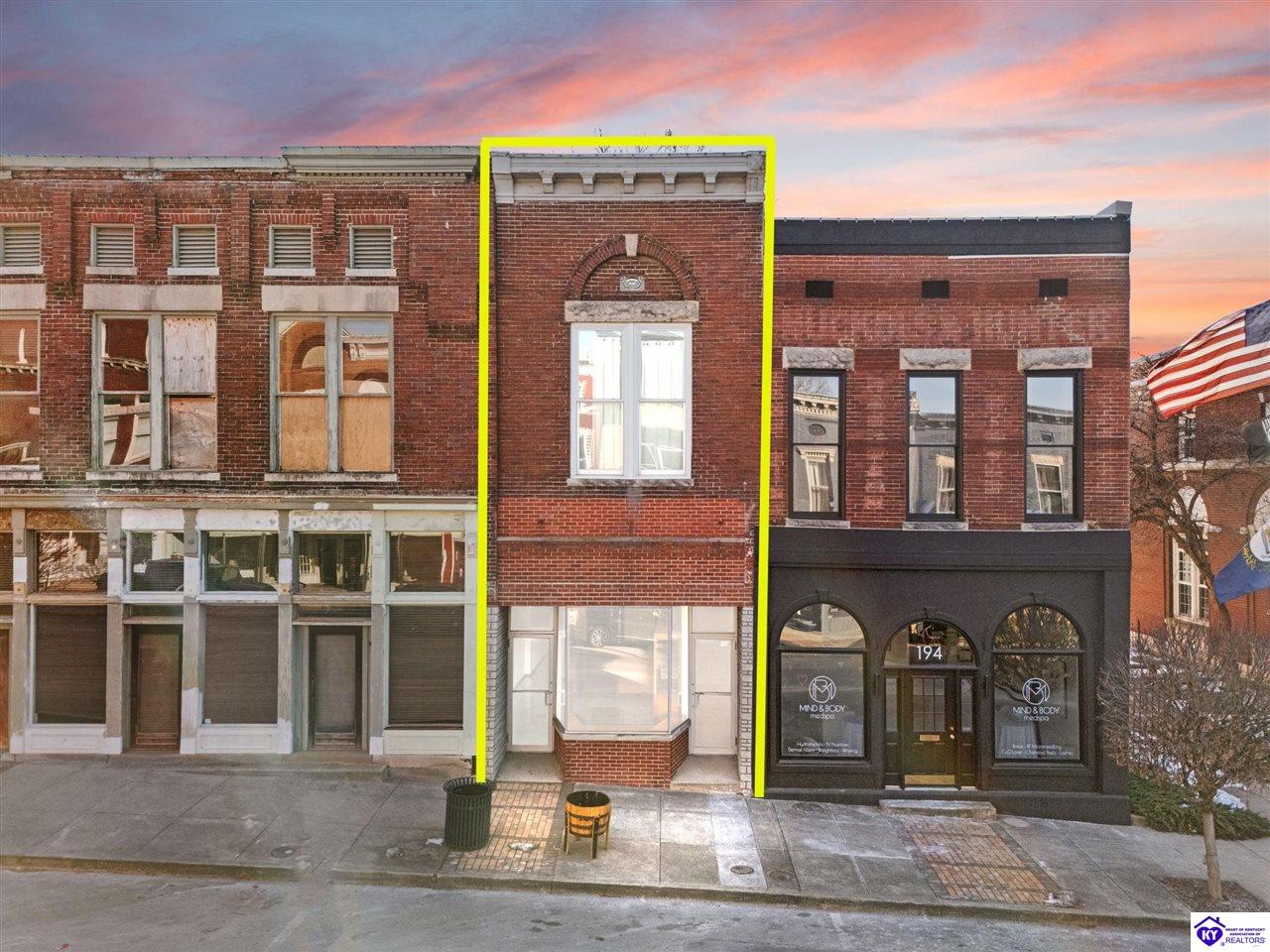 192 S Main Street Property Photo 3