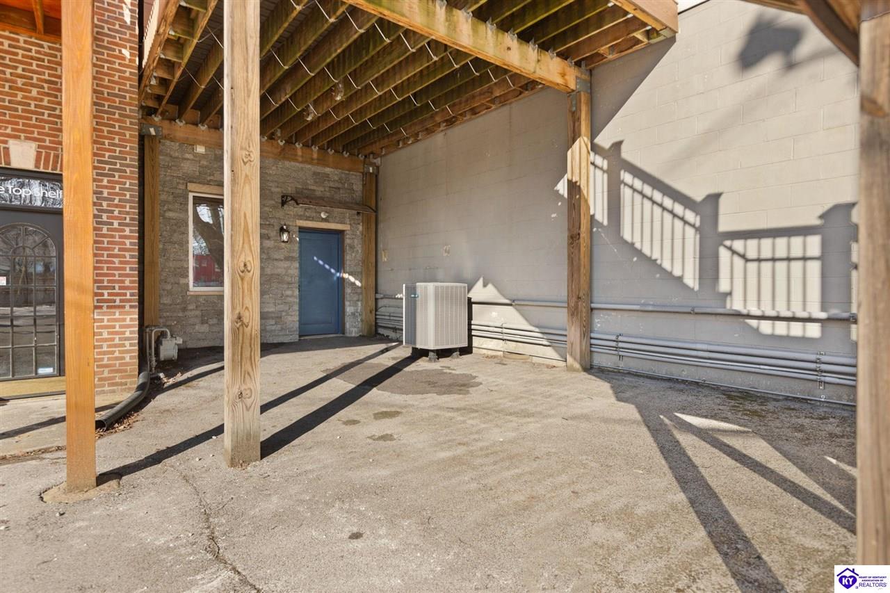 192 S Main Street Property Photo 43