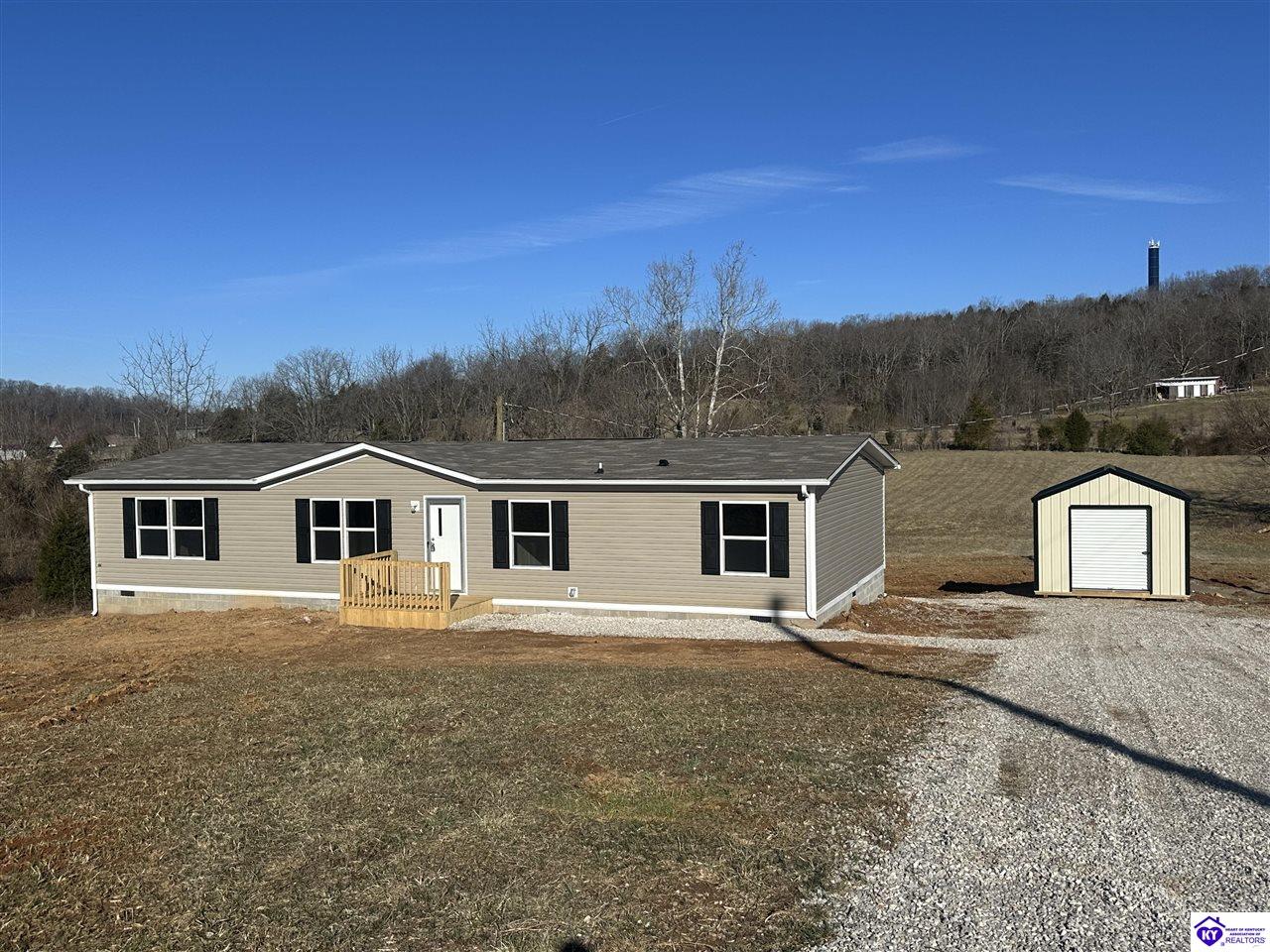 384 Cloverdale Estate Road Property Photo 1