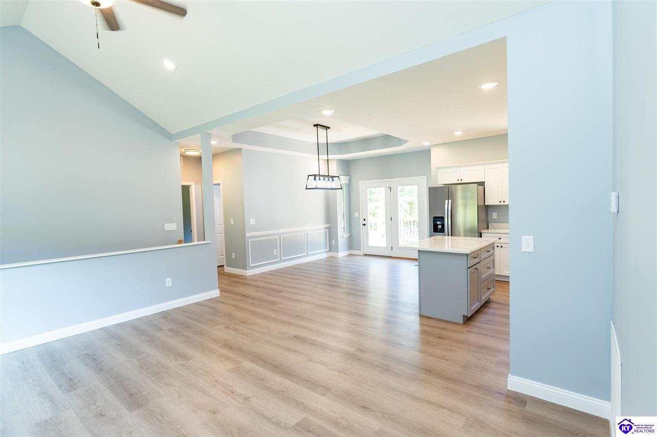 1007 Burns Road Property Photo 2