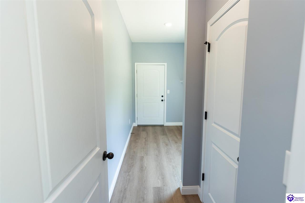 1007 Burns Road Property Photo 5