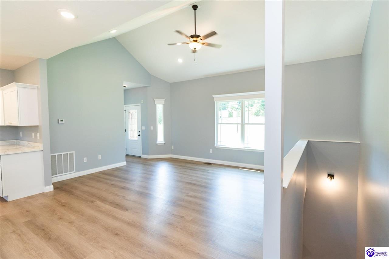 1007 Burns Road Property Photo 9