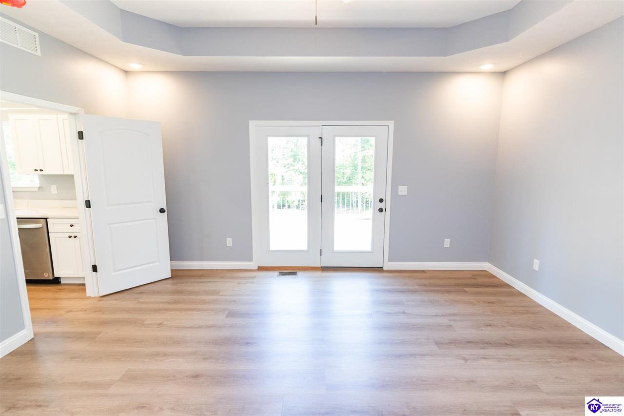1007 Burns Road Property Photo 28