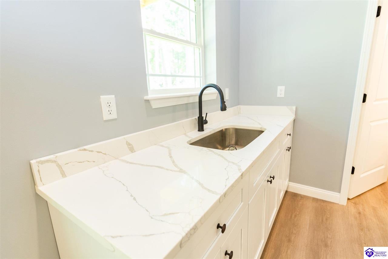 1007 Burns Road Property Photo 48