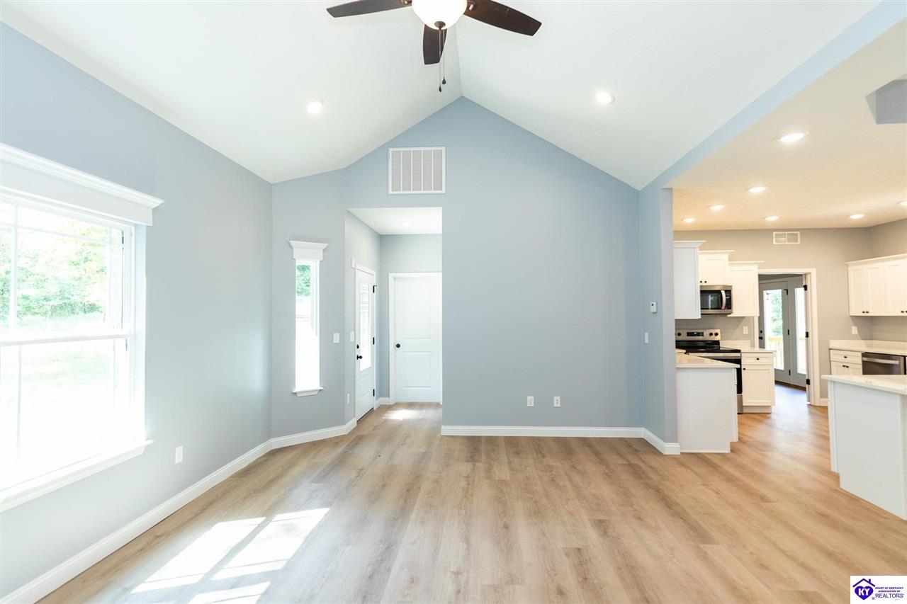 1035 Burns Road Property Photo 4
