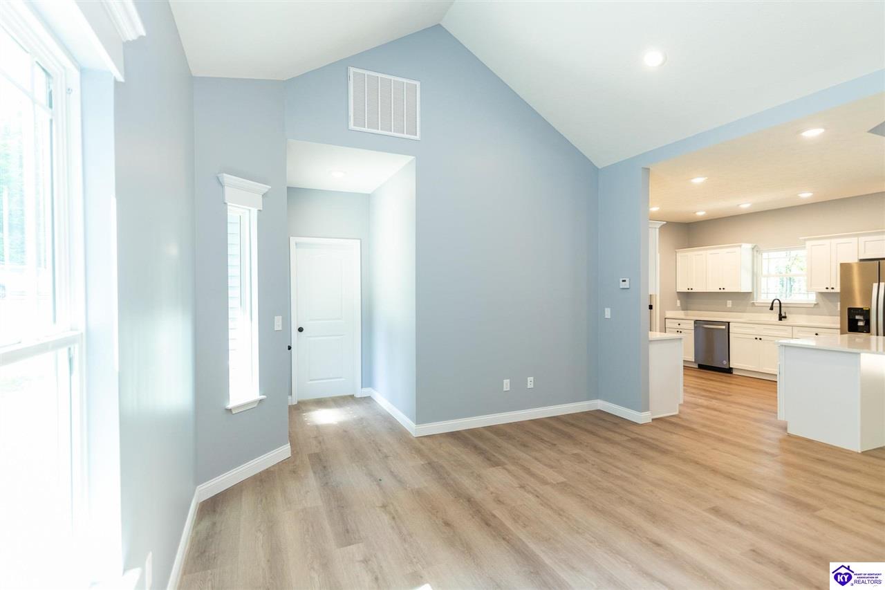 1035 Burns Road Property Photo 5