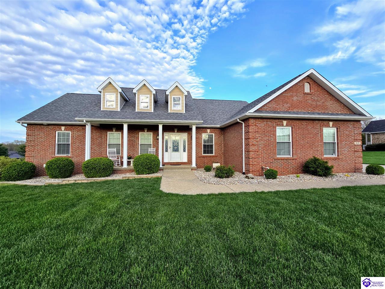 95 Saddlebrook Drive Property Photo 1