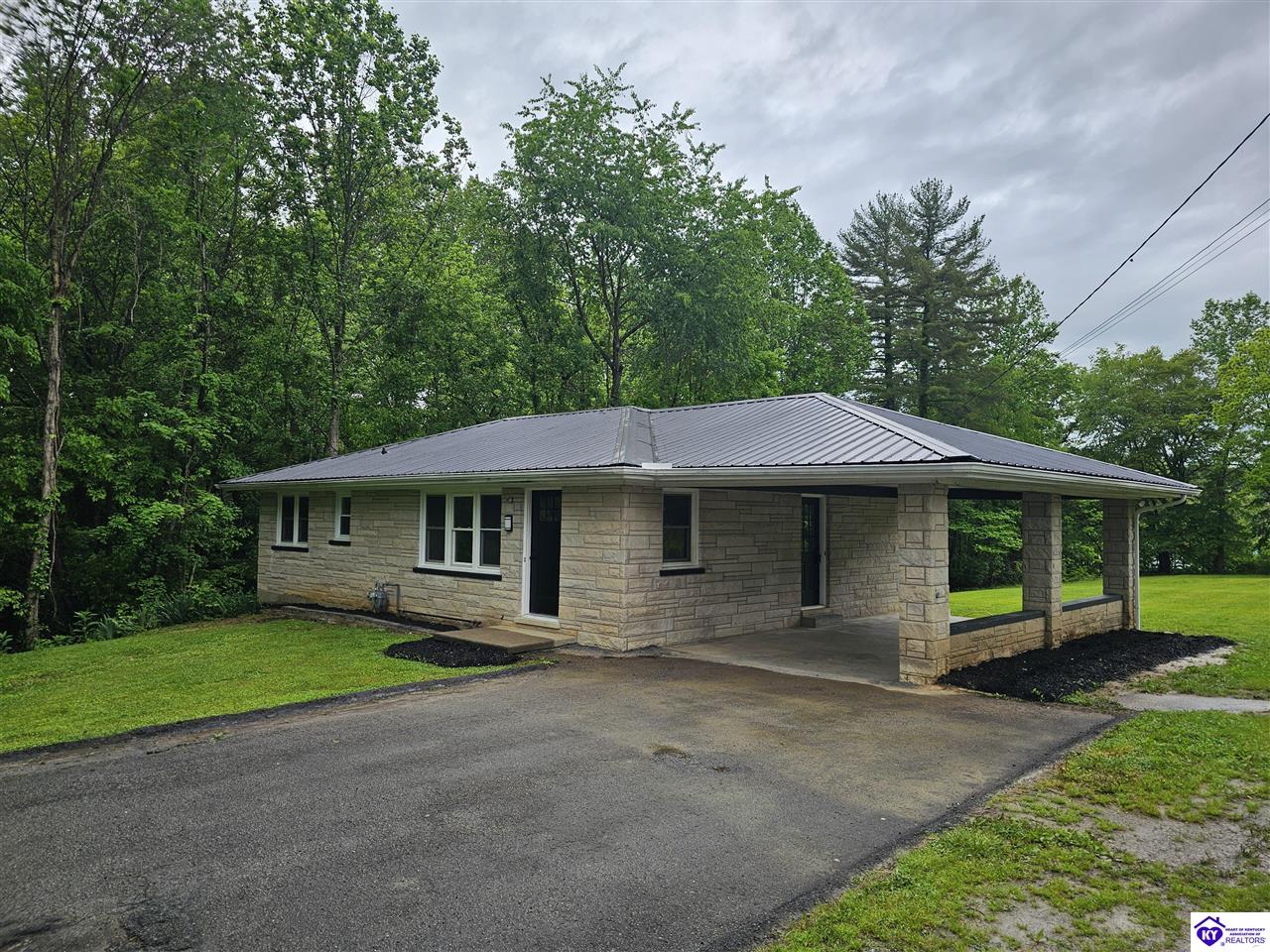 108 Patterson Court Property Photo 1