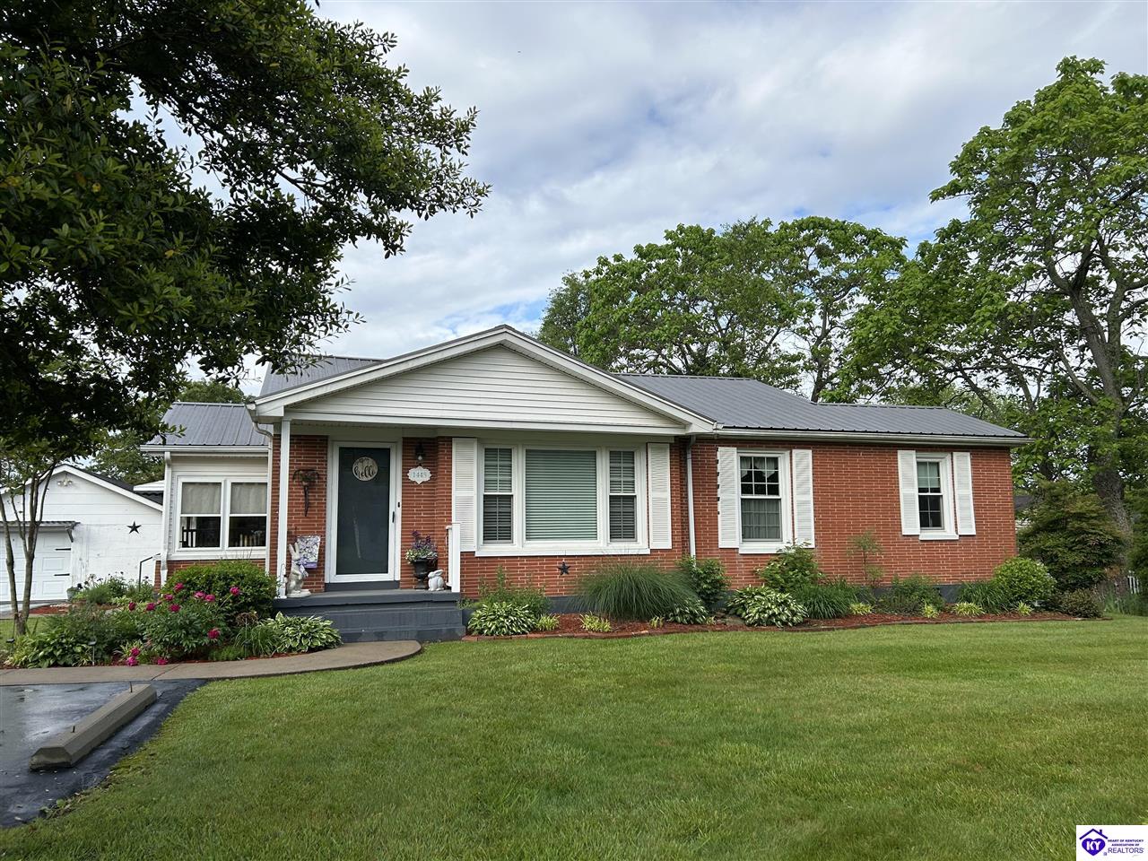 1445 Campbellsville Road Property Photo 1
