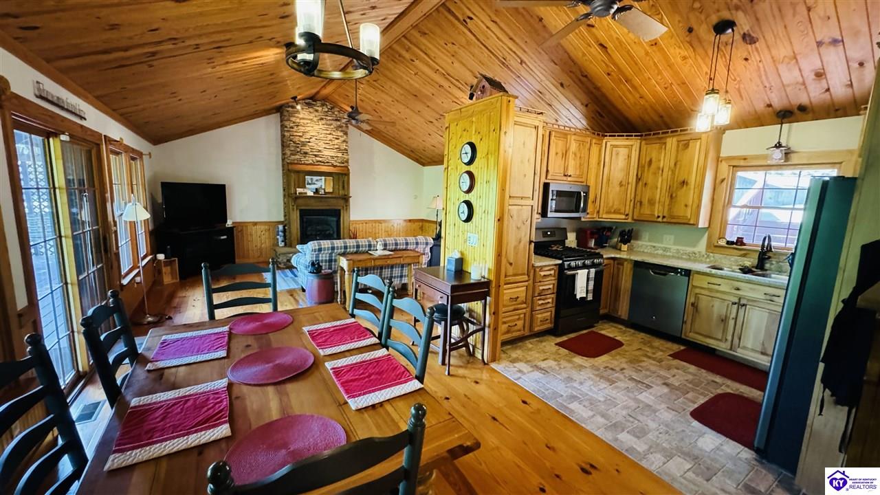 431 Timberlake Lane Property Photo 16