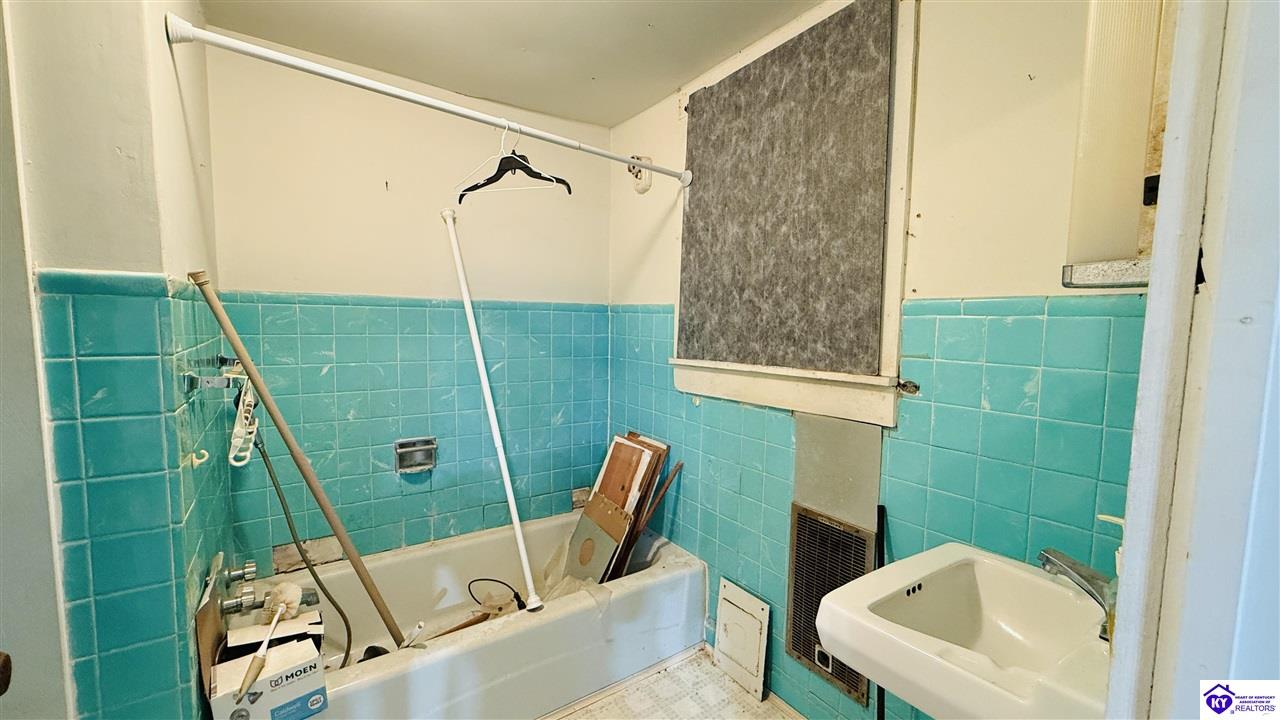 5348 Hwy 218 Property Photo 18