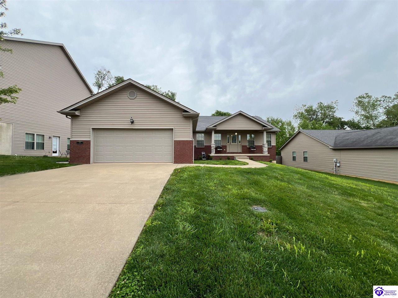 116 Vineland Parkway Property Photo 1
