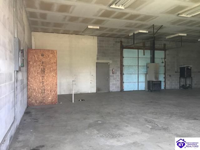 10017 S Highway 259 Property Photo 3