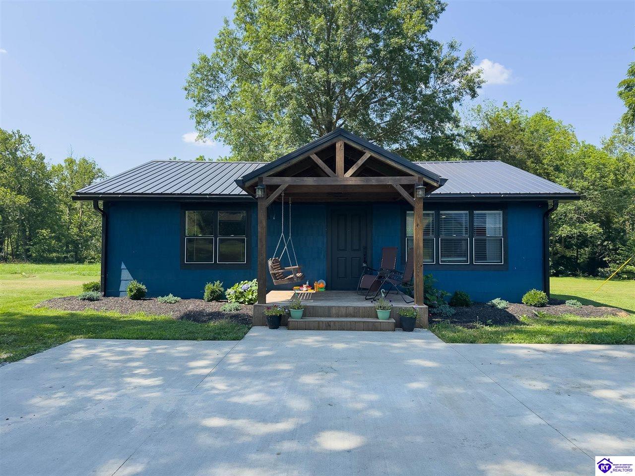 1491 Hanging Rock Road Property Photo 1