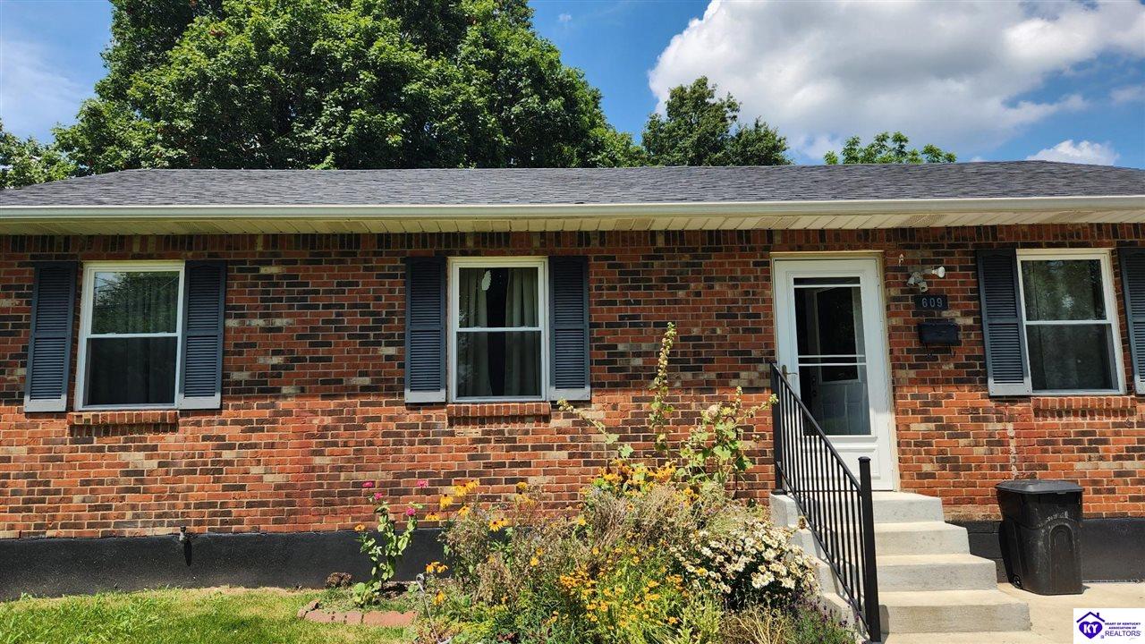 609 E Main Street Property Photo 1
