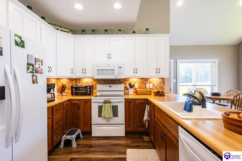 455 Ed Howe Road Property Photo 11