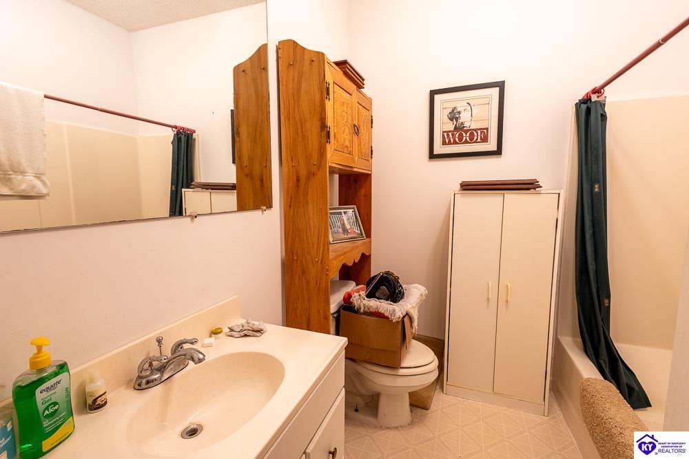 455 Ed Howe Road Property Photo 36