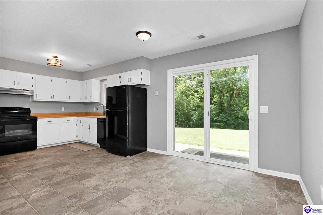 1045 Greenway Drive Property Photo 1