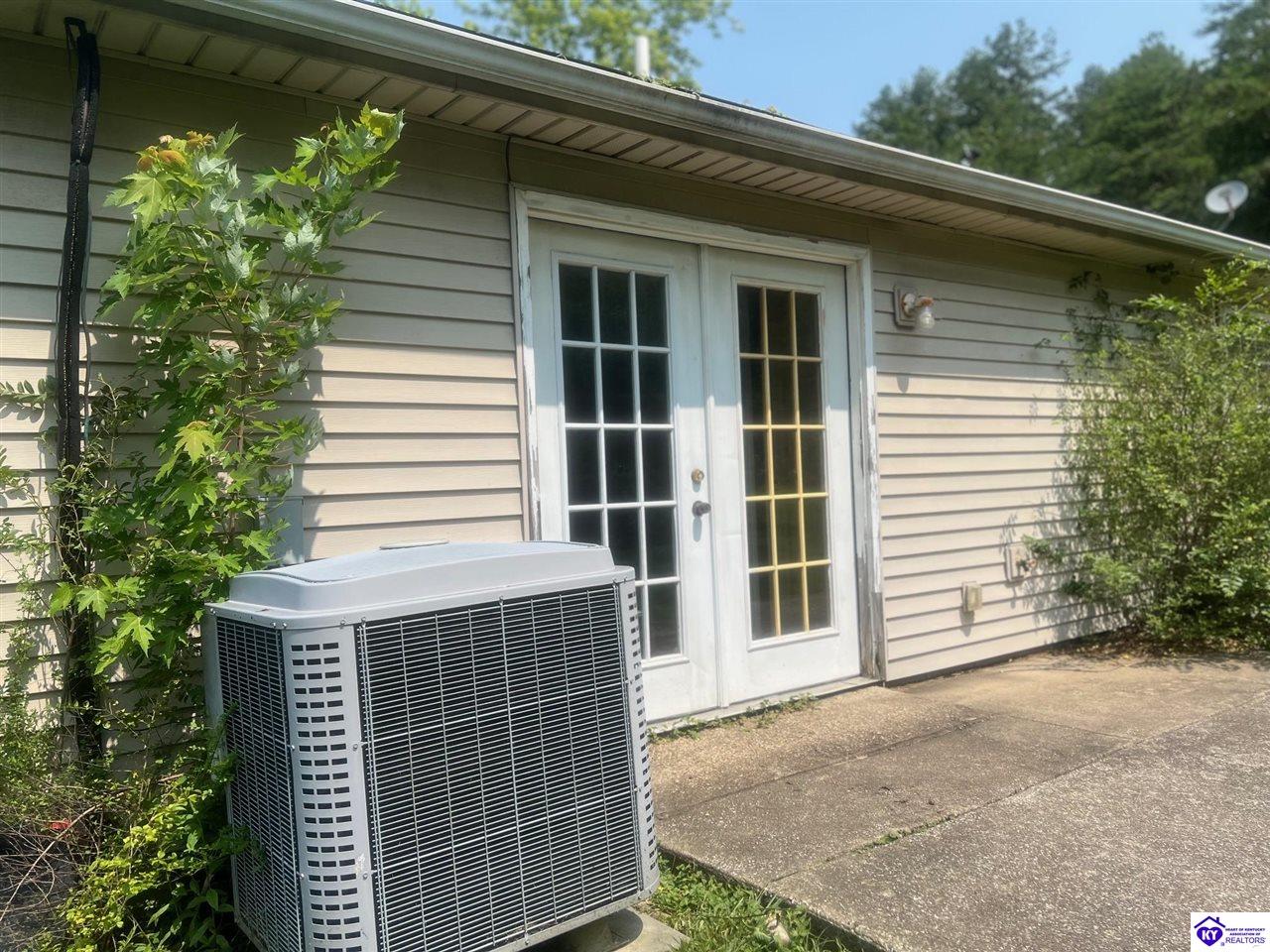 814 Conroe Drive Property Photo 3