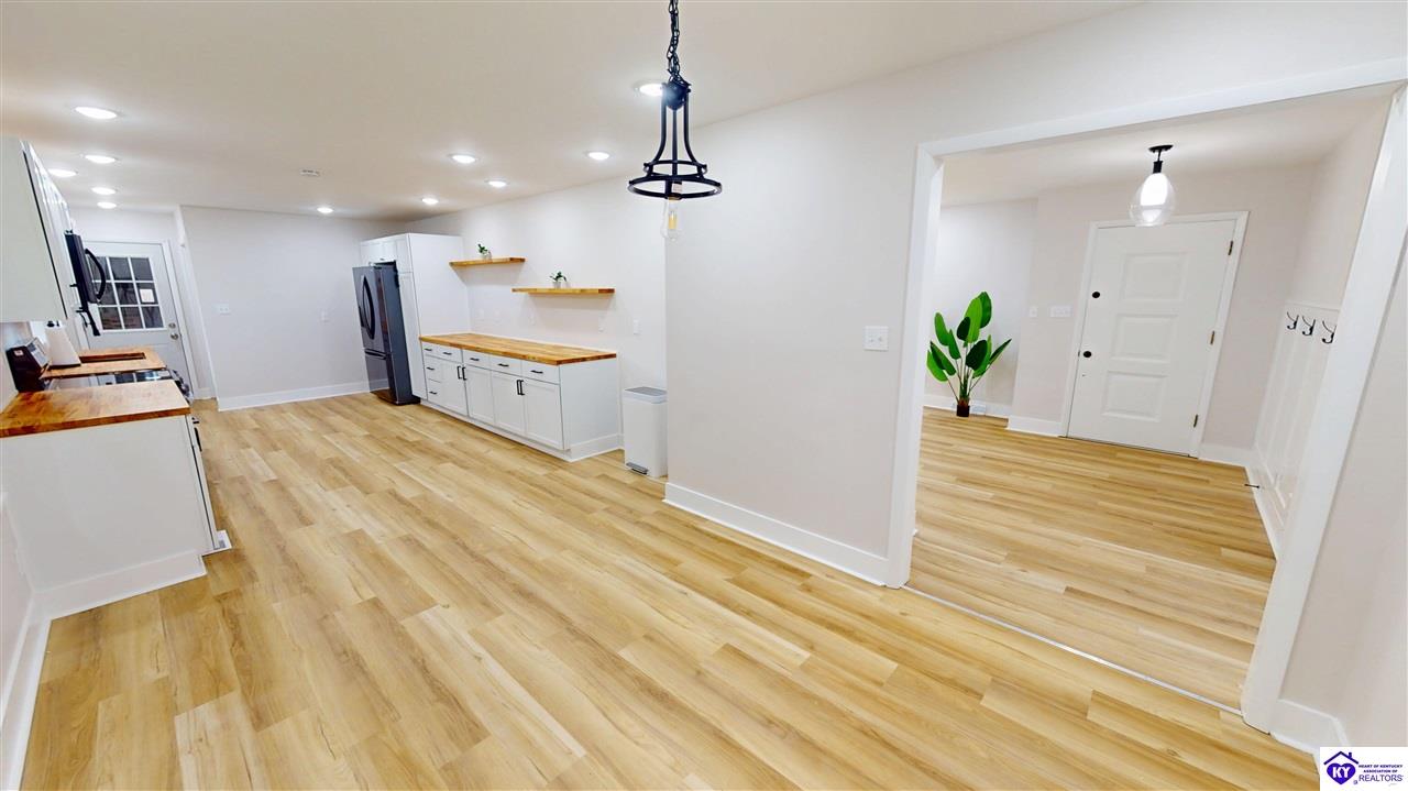 301 Edgewood Avenue Property Photo 1