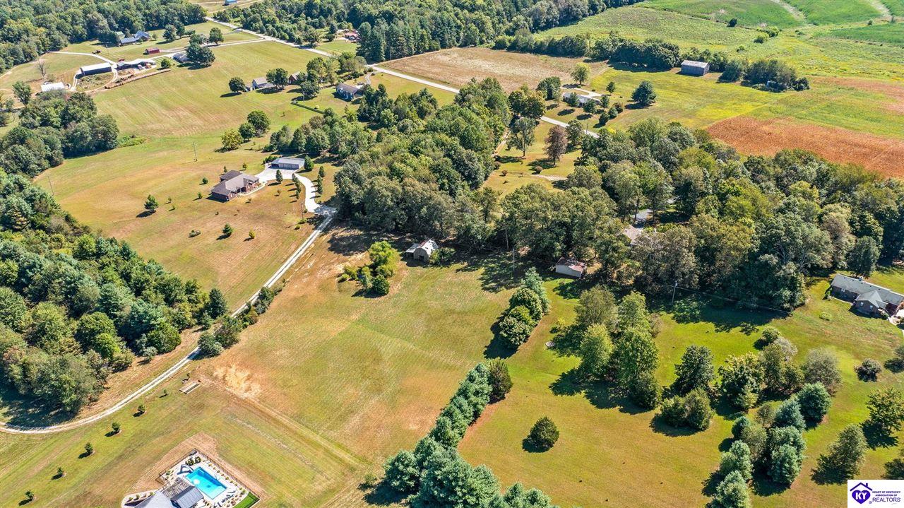 621 Mud Splash Road Property Photo 3