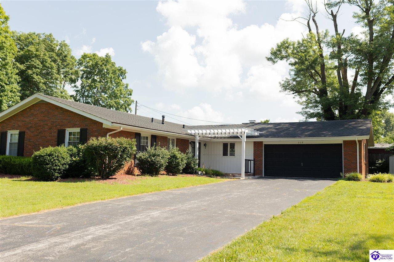 208 Skyline Drive Property Photo 4