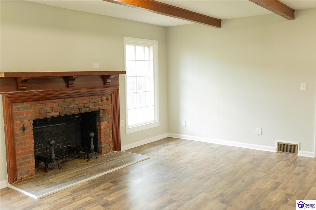 208 Skyline Drive Property Photo 7