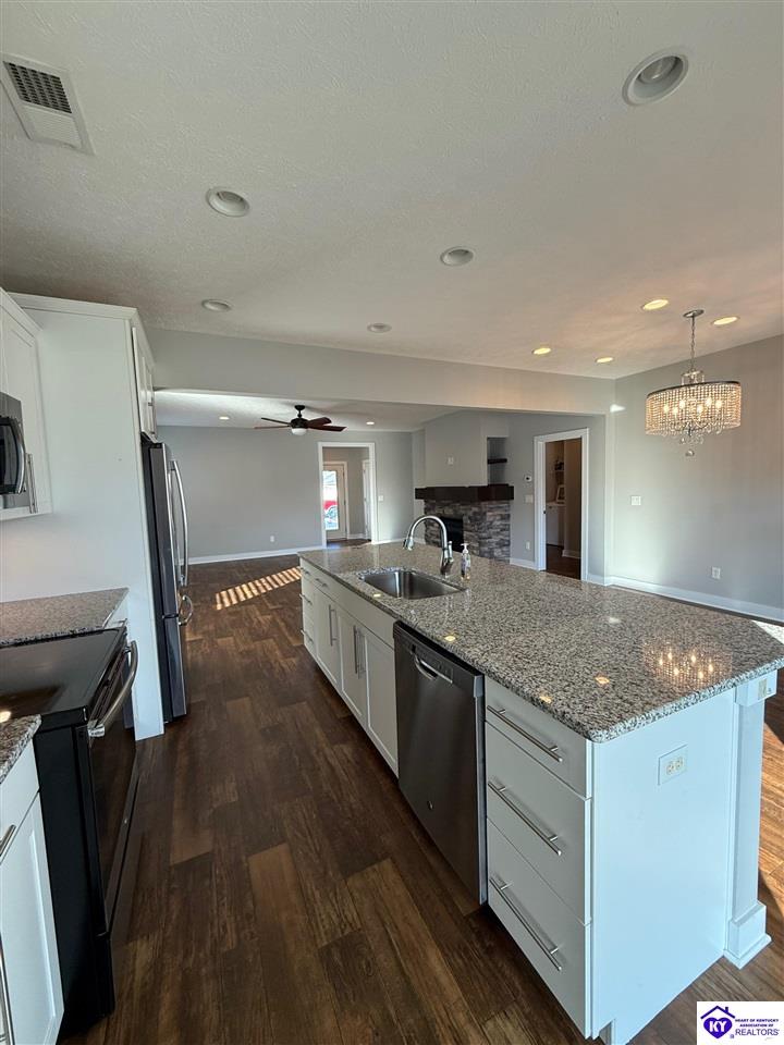 858 Star Avenue Property Photo 6