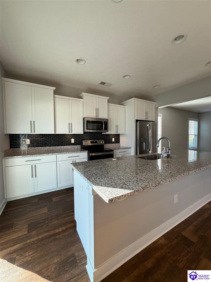 858 Star Avenue Property Photo 7