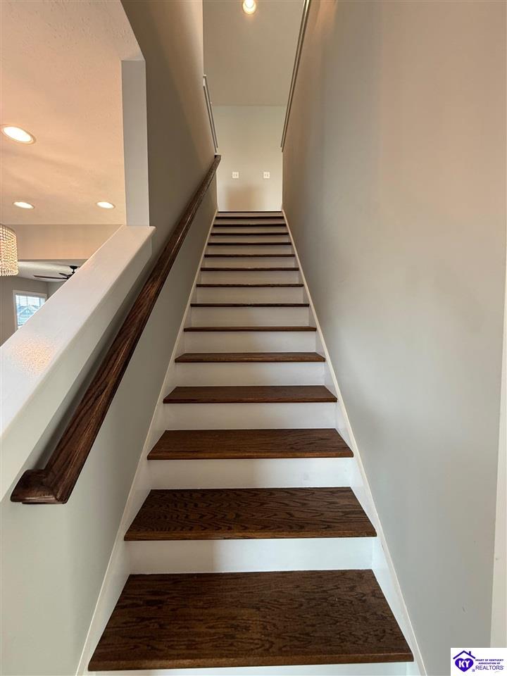 858 Star Avenue Property Photo 17
