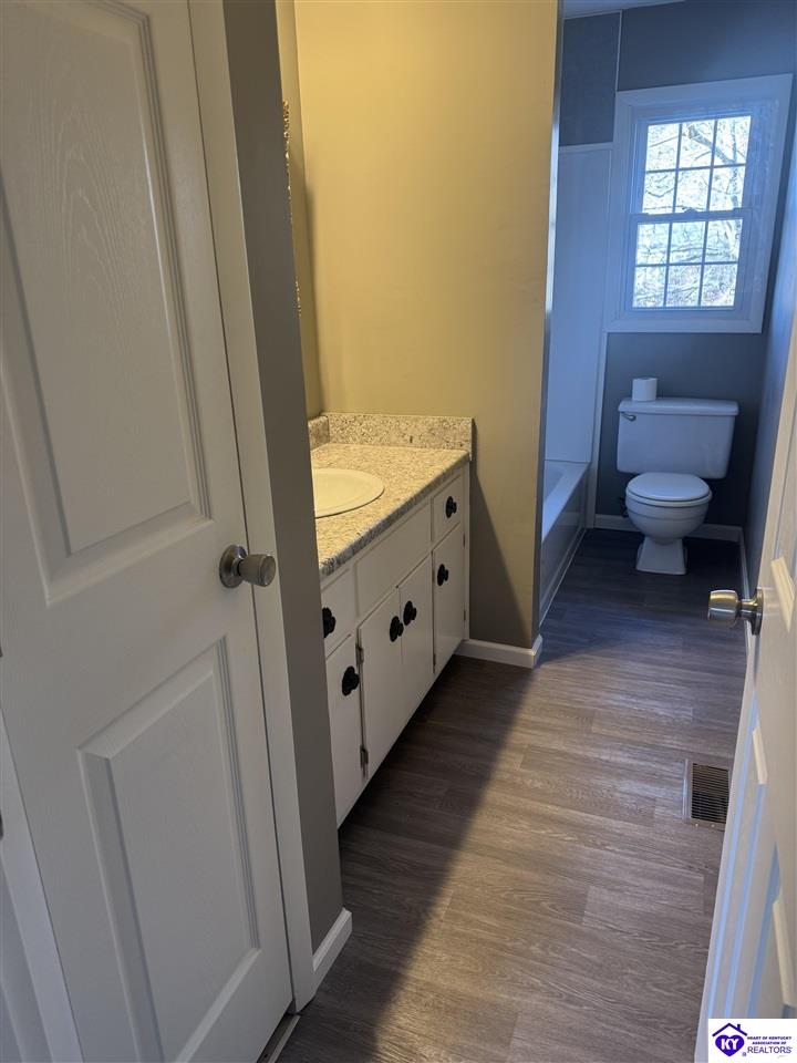 5526 S Dixie Highway Property Photo 4