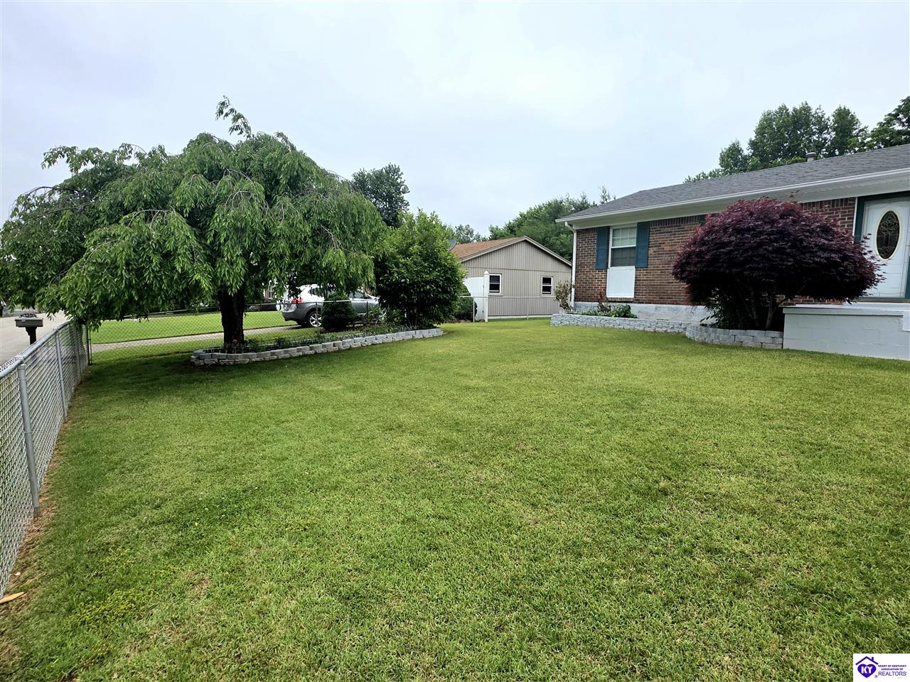 128 Parkside Circle Property Photo 2