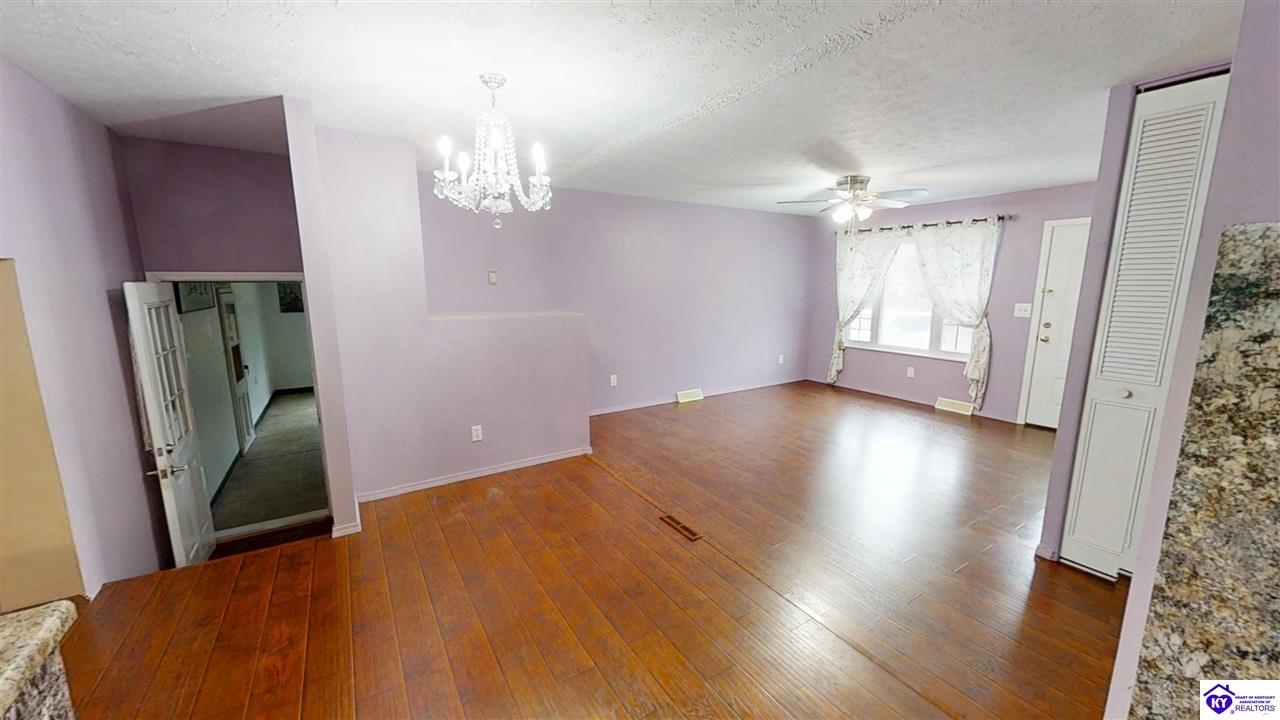 128 Parkside Circle Property Photo 9