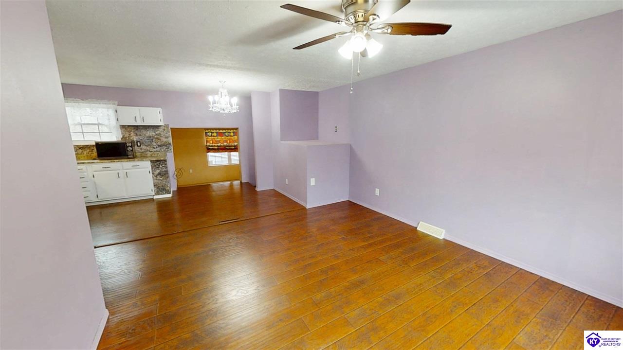 128 Parkside Circle Property Photo 11
