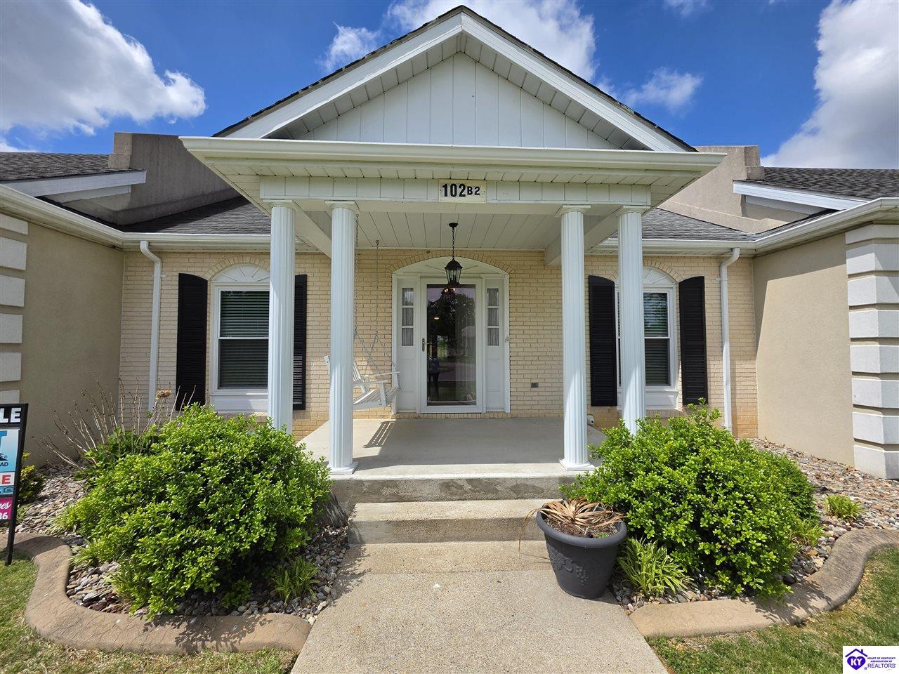 102 Regency Court Unit B-2 Property Photo 1